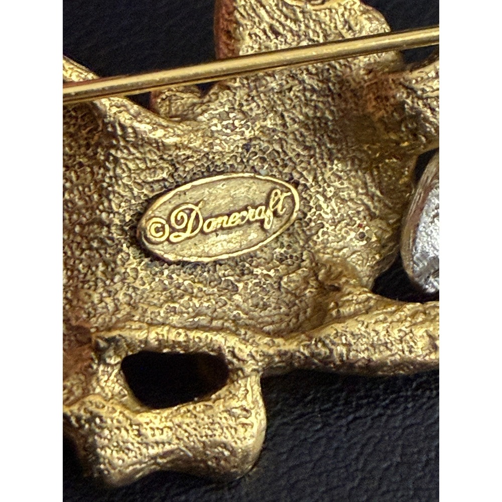 Vintage DANECRAFT Cat Brooch Green Rhinestone Eye Pin Gold Tone Sardine - Picture 2 of 8